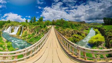 سفر به خلوص و زیبایی: تجربه واقعی در مسجد آبشار مرادیه وان